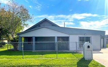 Building Photo - 10 Jesus R Cruz