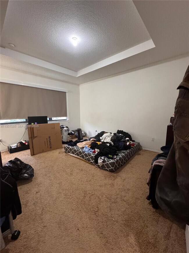 Building Photo - 772 NE 191st Terrace