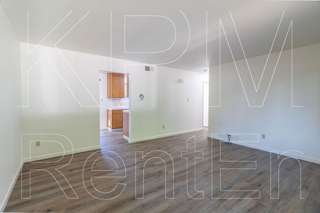 Building Photo - 107 Edan Ave