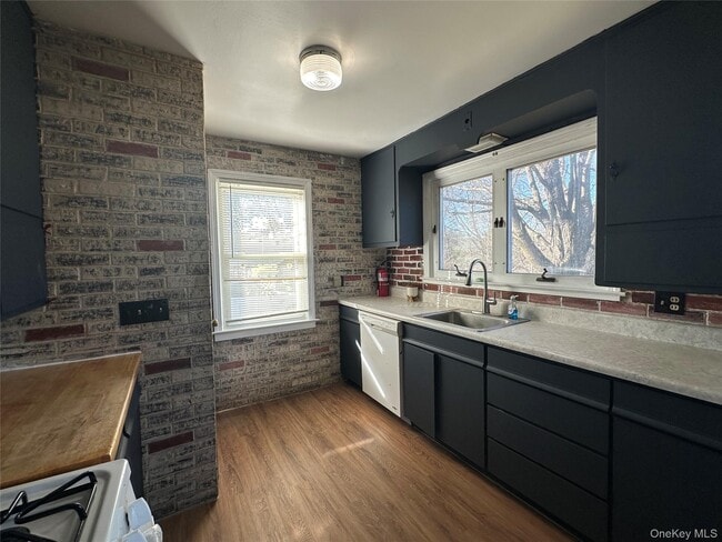 Building Photo - 496 Bloomingburg Rd