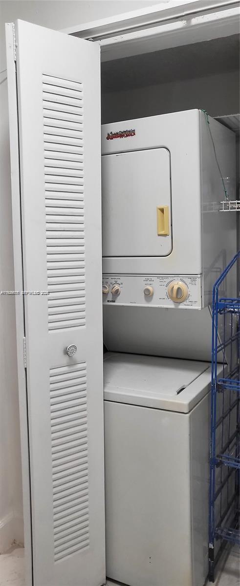 Building Photo - 10641 SW 108th Ave