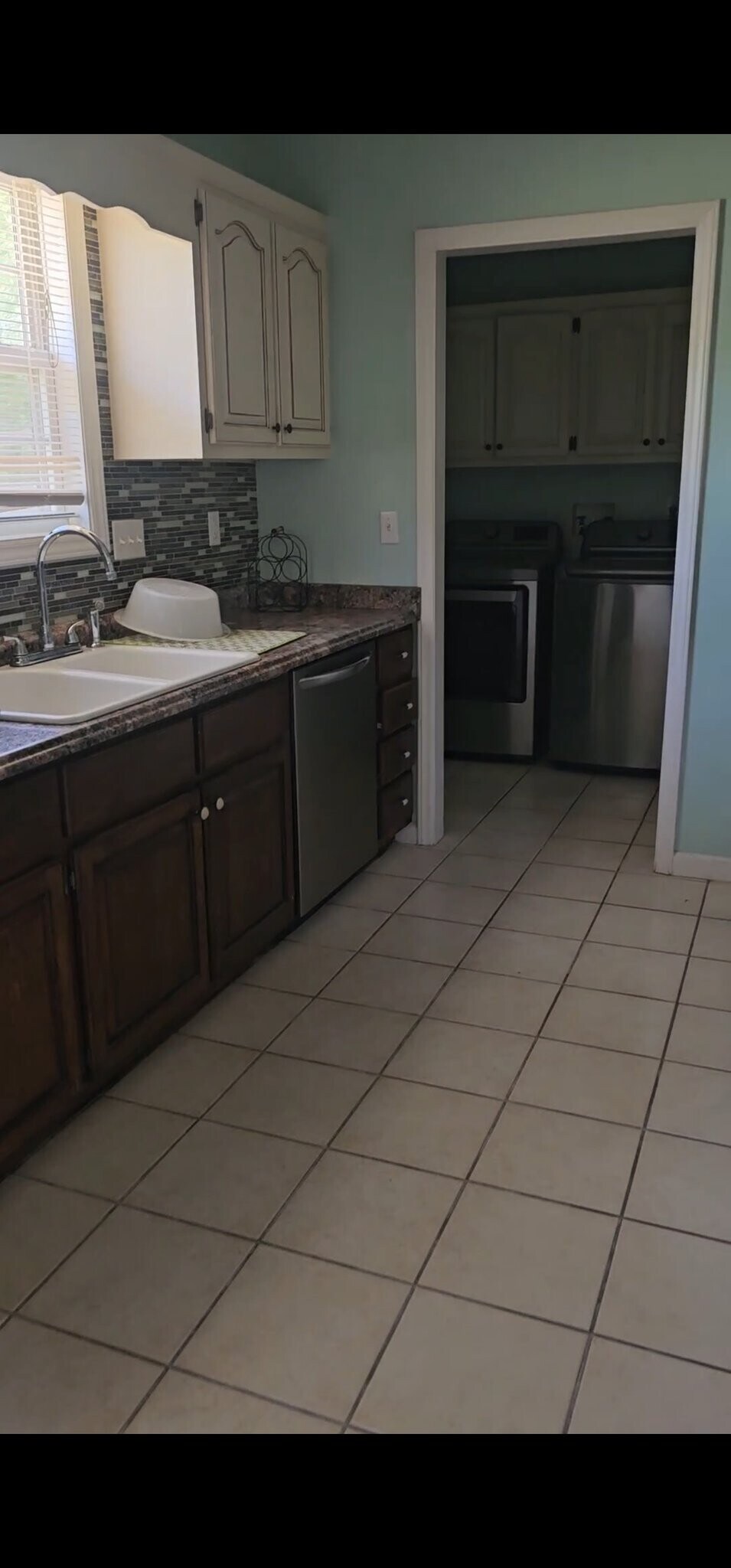 Building Photo - 442 Northwoods Dr