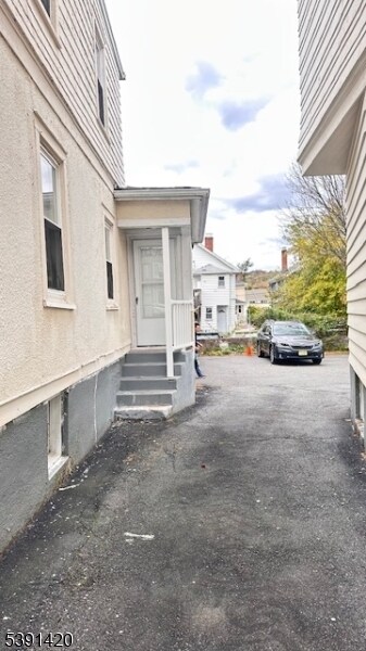 Building Photo - 19 Mechanic St