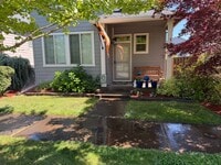 Building Photo - 3030 NW Flame Tree Ln