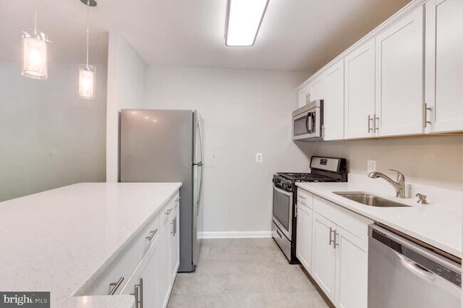 Building Photo - 5200 Crossfield Ct