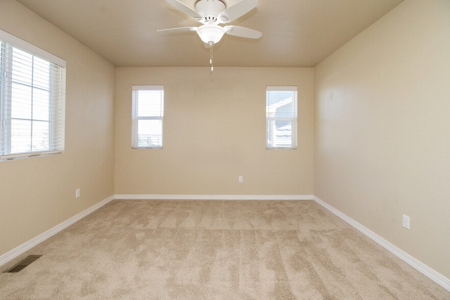 Building Photo - 1728 Portland Gold Dr