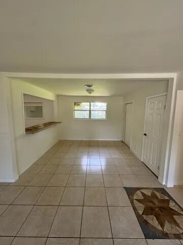 Building Photo - 6750 Snow White Dr