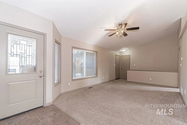 Building Photo - 2221 Frontier Dr