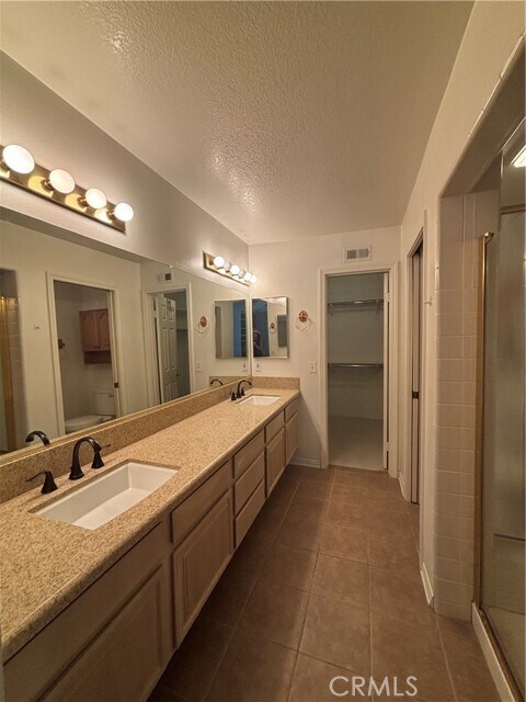 Building Photo - 928 Lotus Cir