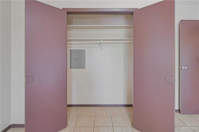 Building Photo - 1521 Nolana Ave