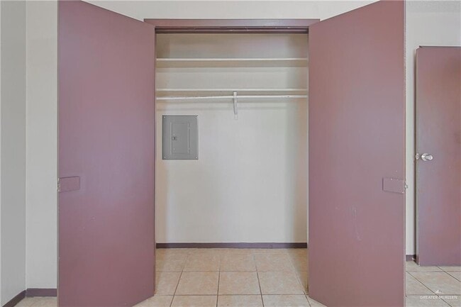 Building Photo - 1521 Nolana Ave