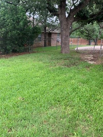 Building Photo - 308 Avenue E Ave