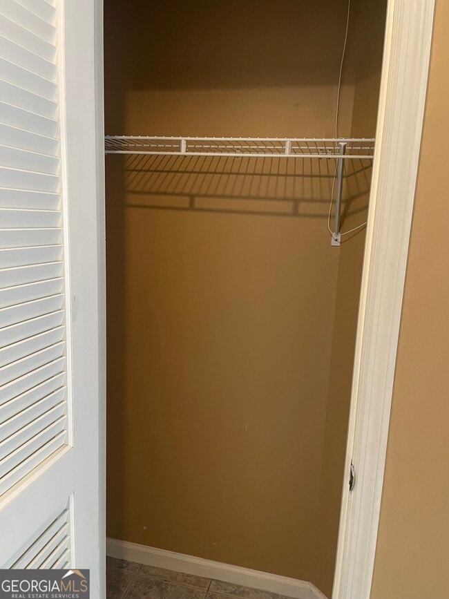 Building Photo - 108 Acorn Ct