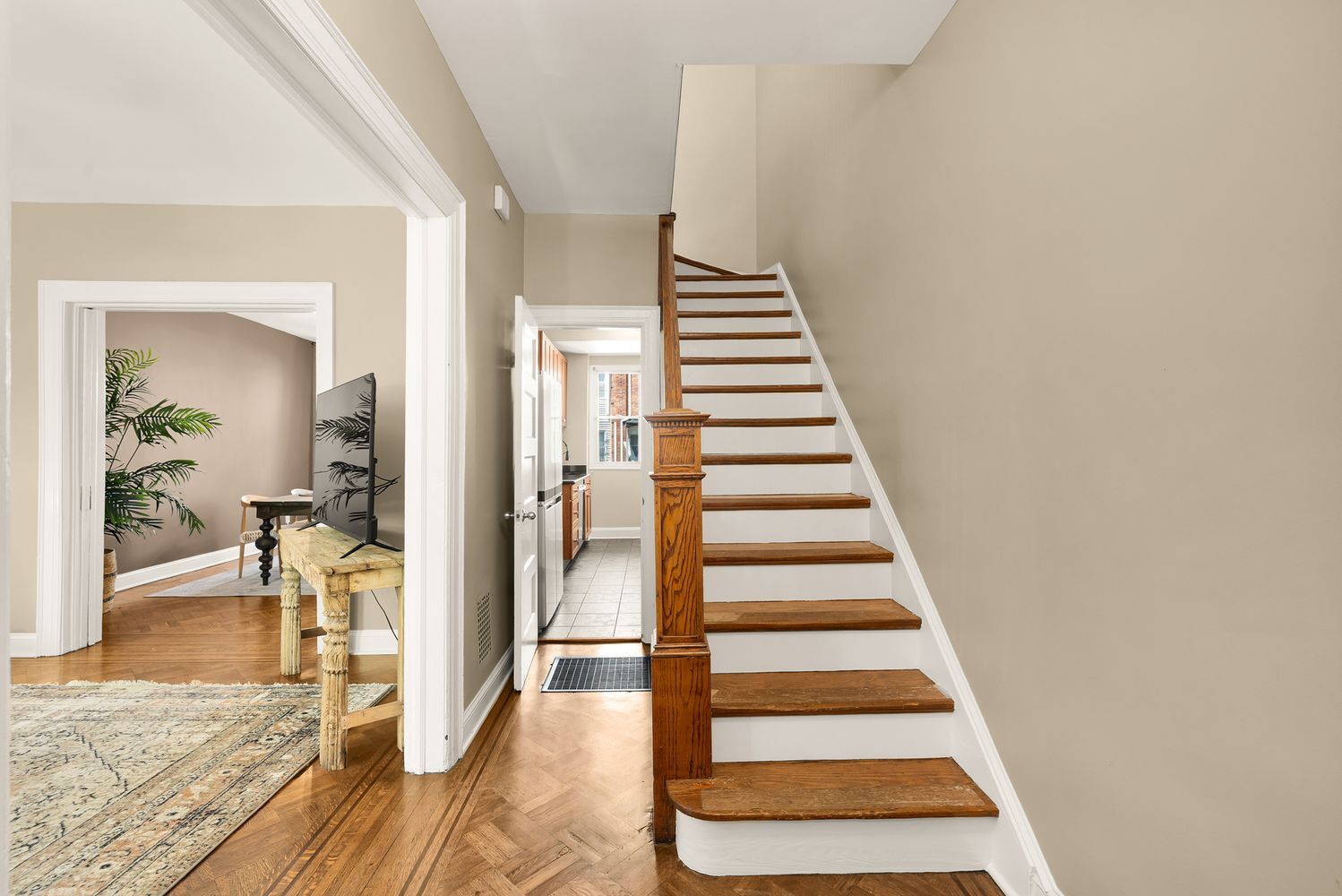 Building Photo - 637 Keefer Pl NW