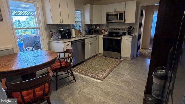 Building Photo - 1570 Overlook Dr