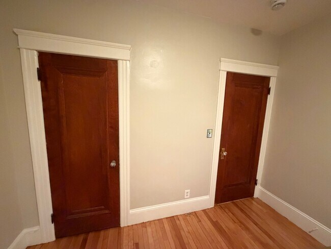 Building Photo - 53 Howland Terrace