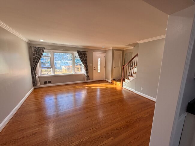 Building Photo - 21 Skidmore Ct