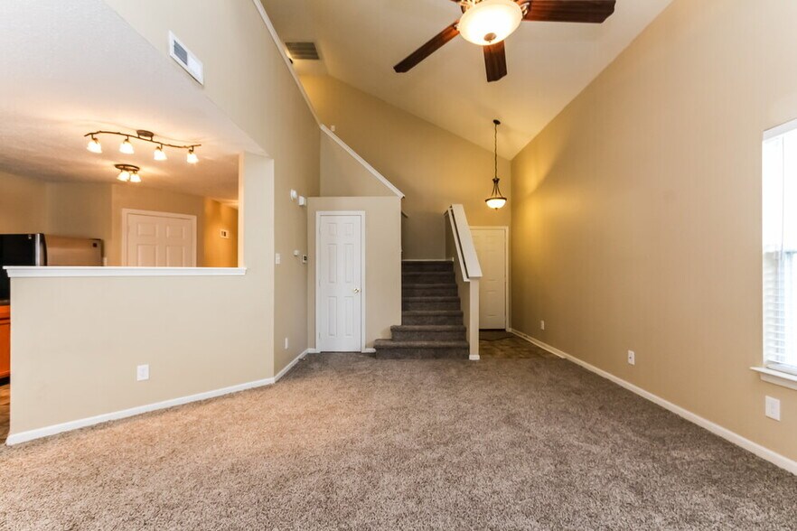 Building Photo - 1178 Kenwood Dr