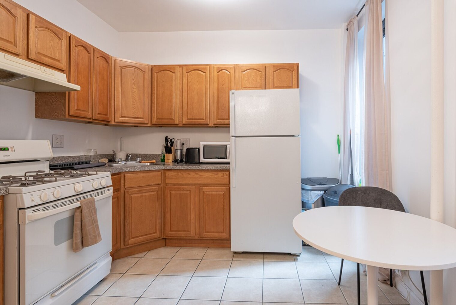 Building Photo - 136 E 57th St