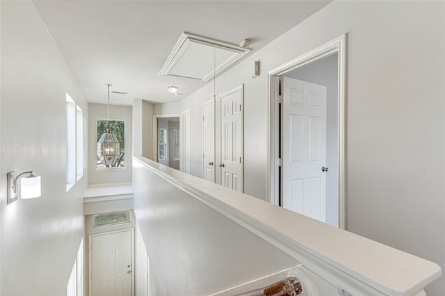 Building Photo - 706 Woodport Ln