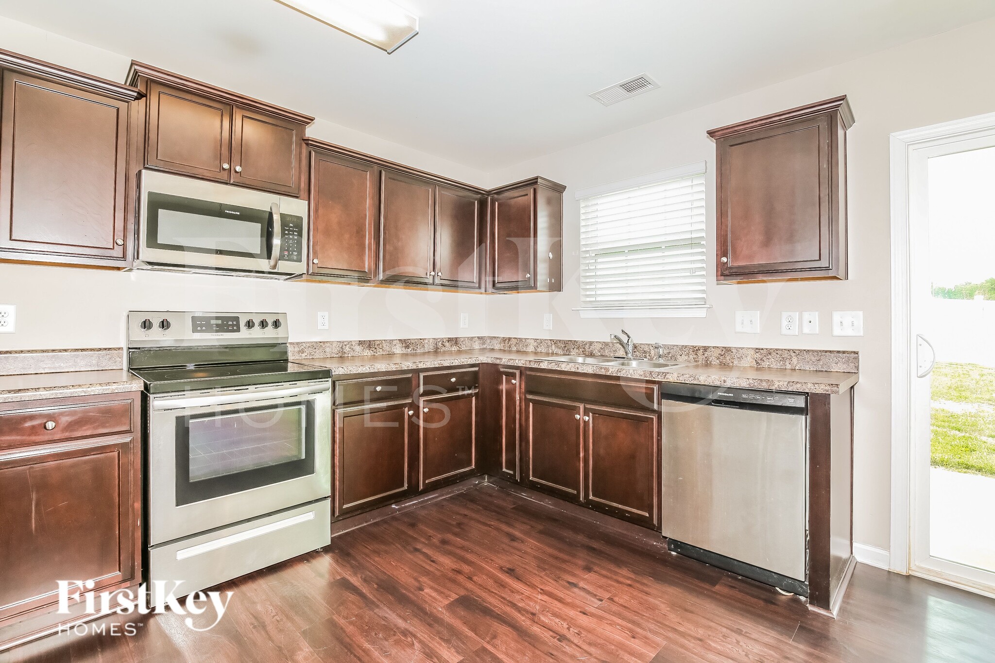 Building Photo - 1547 Kilstrom St