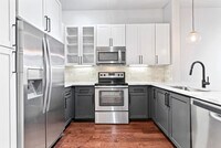 Building Photo - Kade