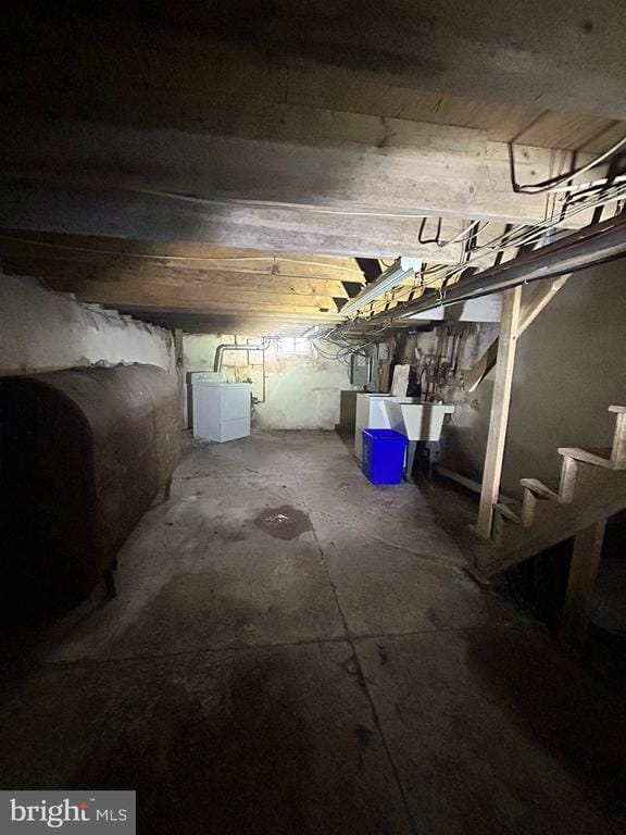 Building Photo - 708 Medina St