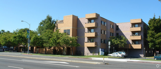 Building Photo - Eskaton Hazel Shirley Manor