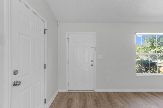 Building Photo - 147 Cabana Way