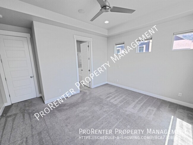 Building Photo - 1308 E Maple Way