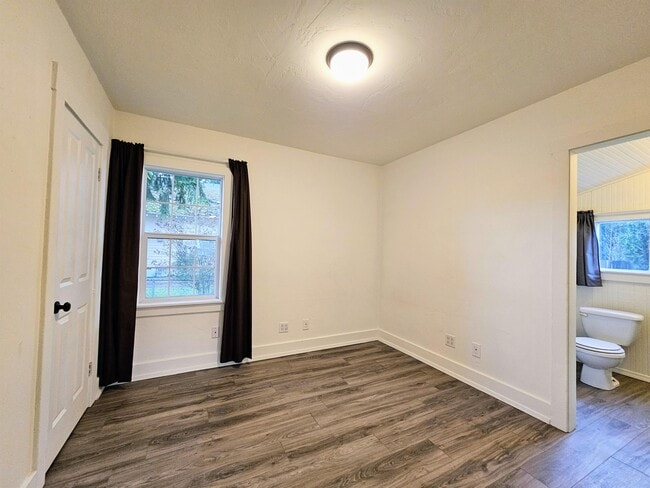 Building Photo - 508 Binghampton St