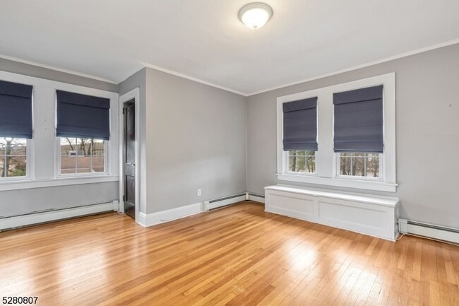 Building Photo - 153 Stirling Rd