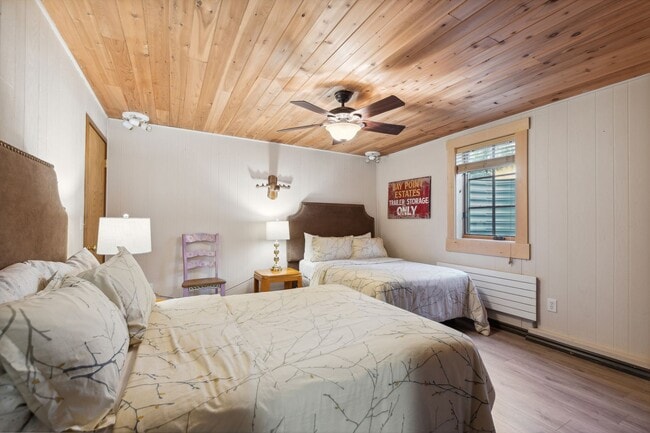 Building Photo - 2 bedroom, 2 bathroom Whitefish Condo, steps away from Whitefish Lake, minutes from the ski slopes!