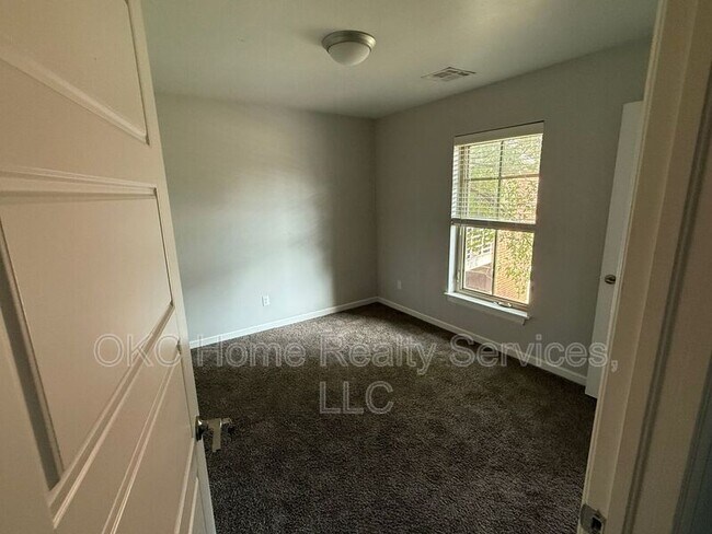 Building Photo - 2905 Quail Creek Rd