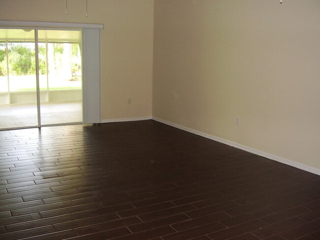 Building Photo - Two bedroom Villa on the Golf Course in Lake Bernadette