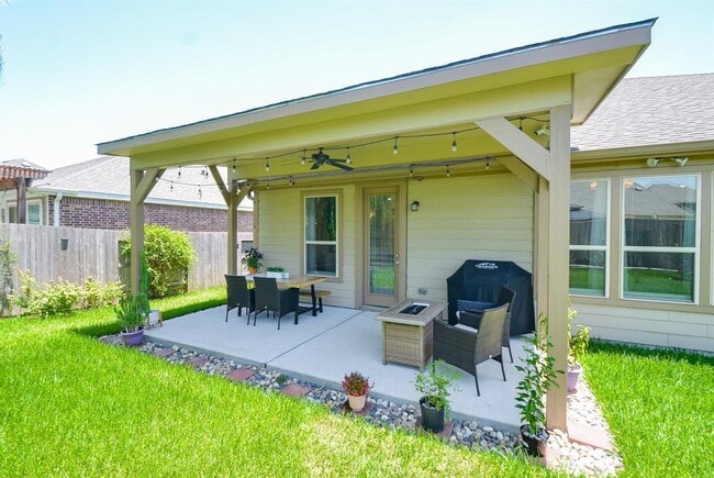 Building Photo - 3808 Canterbury Park Dr