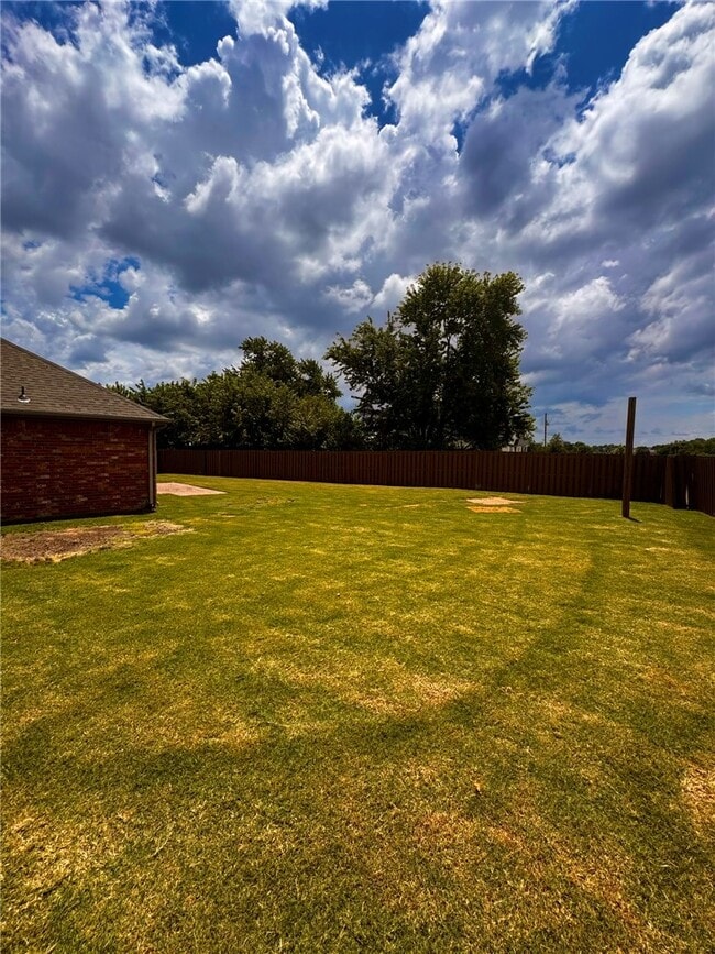 Building Photo - 6108 S 39th Pl