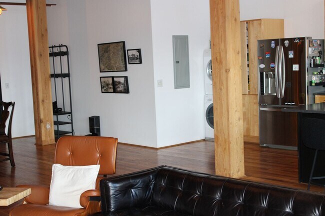 Building Photo - Full Service Executive Fully Furnished All Inclusive Architectural Penthouse Loft Downtown Denver