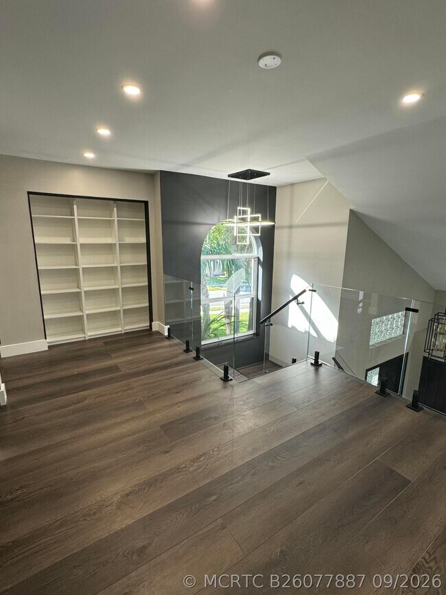 Building Photo - 10366 Buena Ventura Dr