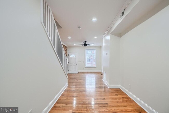 Building Photo - 404 N Robinson St