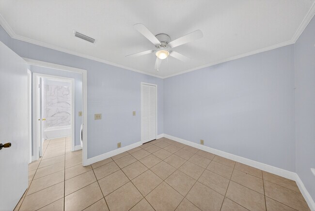 Building Photo - 5300 Treetops Dr