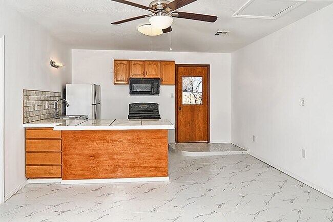 Building Photo - 6621 Vista Hermosa
