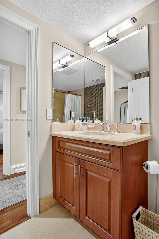 Building Photo - 1200 Hillsboro Mile