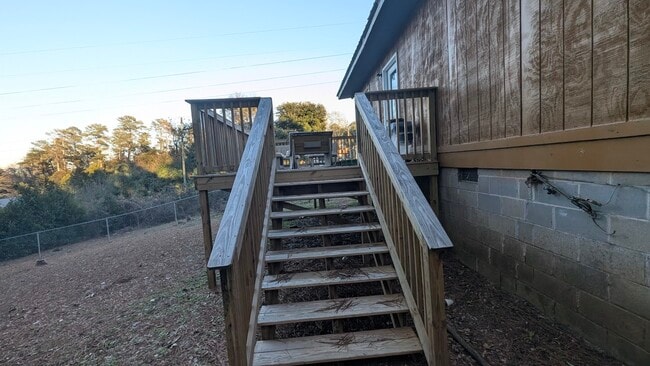 Building Photo - 613 McArthur Blvd