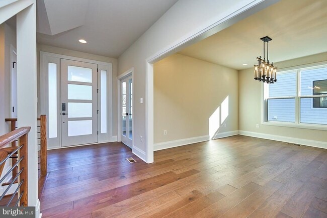 Building Photo - 6845 Churchill Rd