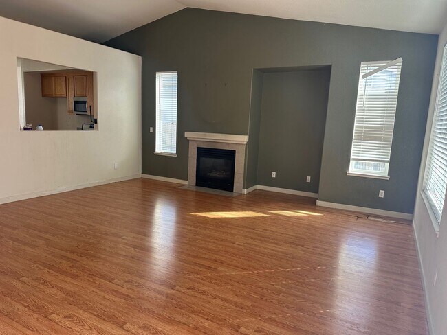 Building Photo - 3527 Griffith Dr