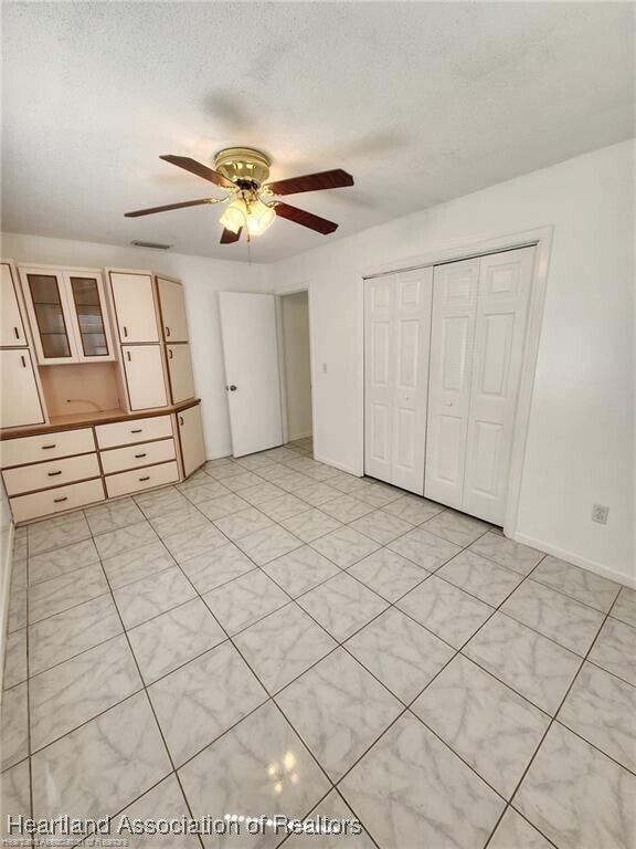 Building Photo - 3302 Dolphin Dr