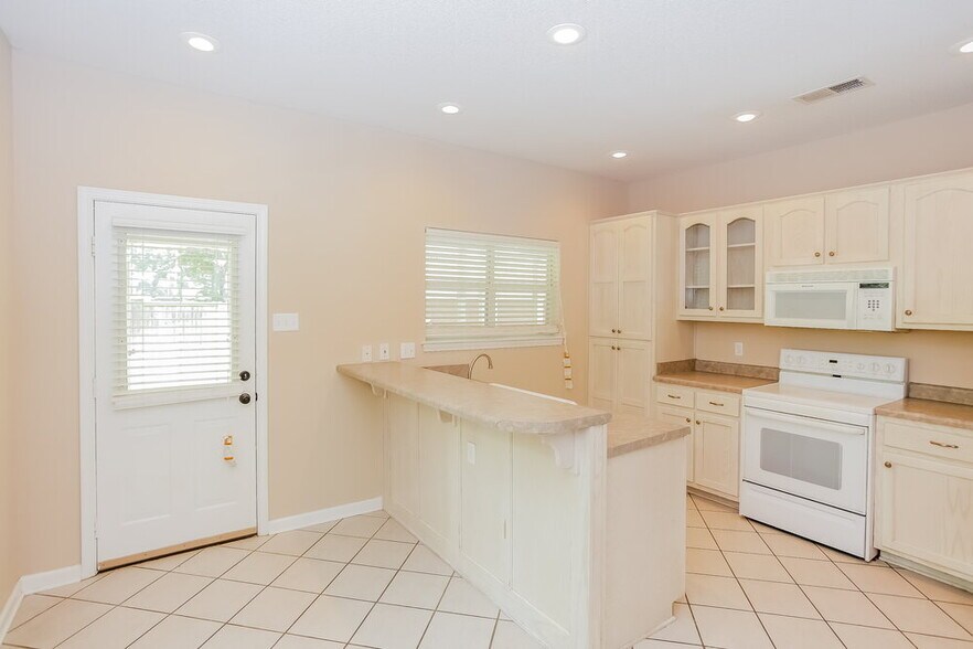 Building Photo - 9296 McClendon Cir N