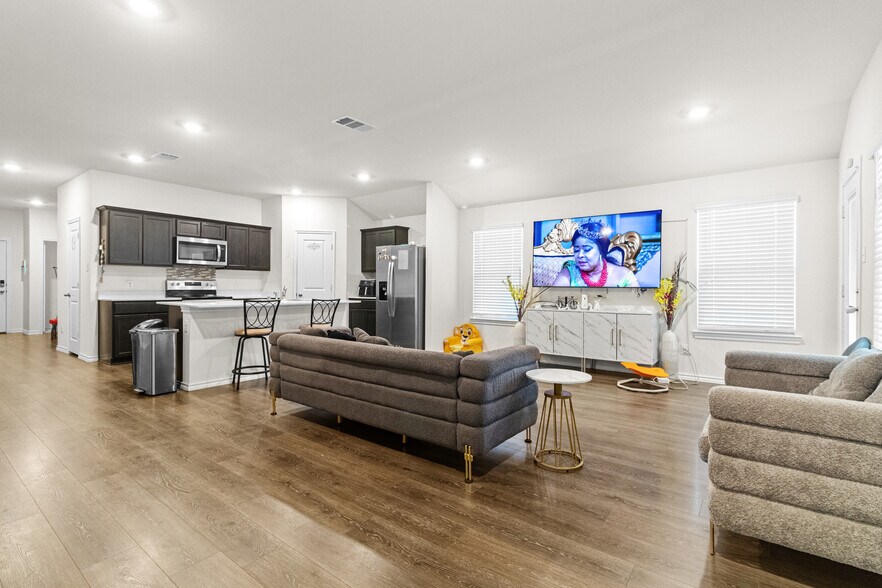 Building Photo - 2928 Roper St