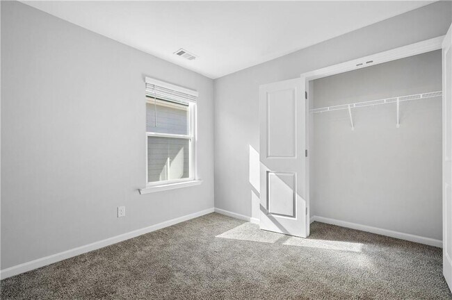 Building Photo - 4646 Waxwing St
